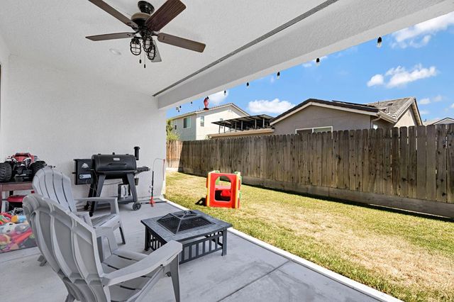 4076 Dennis, Clovis, CA 93619