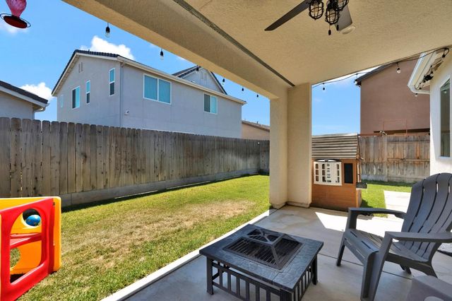 4076 Dennis, Clovis, CA 93619