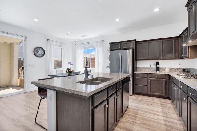 4076 Dennis, Clovis, CA 93619