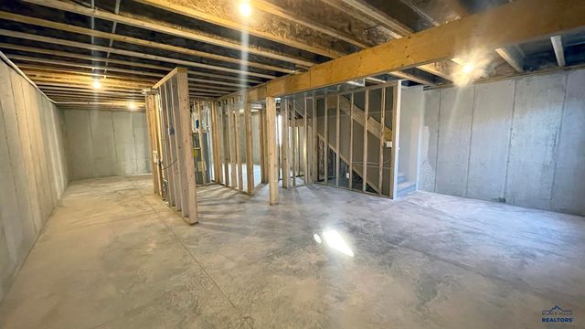 444 NIGHTHAWK DR, Box Elder, SD 57719