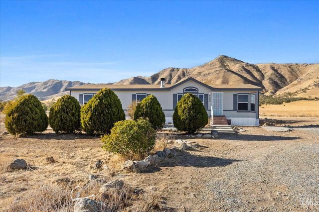 4500 Joshua Drive, Mountain Mesa, CA 93240