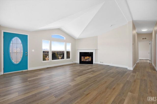 4500 Joshua Drive, Mountain Mesa, CA 93240