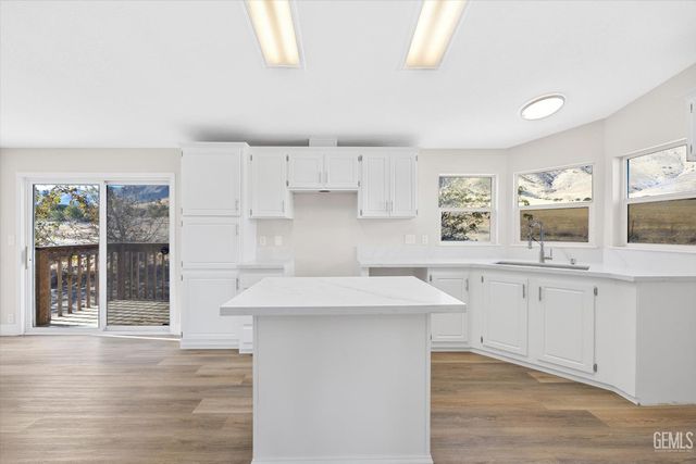 4500 Joshua Drive, Mountain Mesa, CA 93240