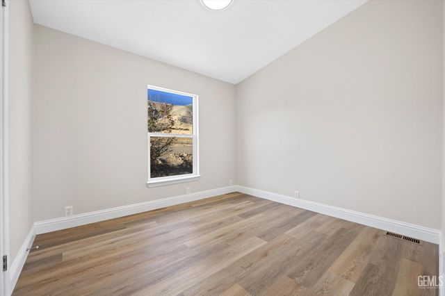 4500 Joshua Drive, Mountain Mesa, CA 93240