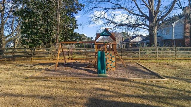 130 Saddle Creek Drive, Roswell, GA 30076