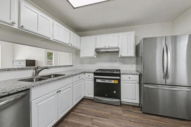 2015 Highcrest Drive, Missouri City, TX 77489