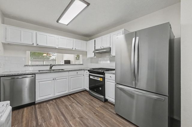 2015 Highcrest Drive, Missouri City, TX 77489