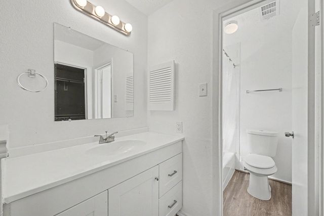 2015 Highcrest Drive, Missouri City, TX 77489