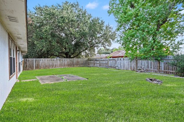 2015 Highcrest Drive, Missouri City, TX 77489