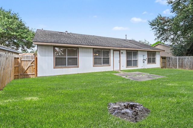 2015 Highcrest Drive, Missouri City, TX 77489