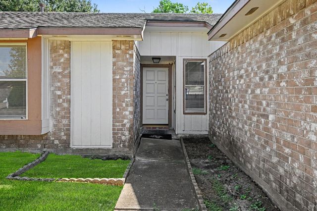 2015 Highcrest Drive, Missouri City, TX 77489