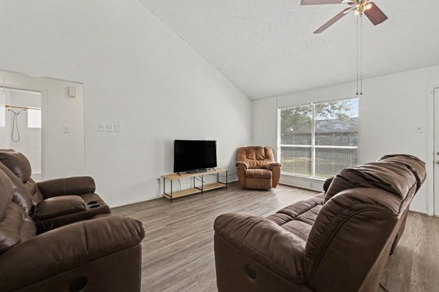 2015 Highcrest Drive, Missouri City, TX 77489