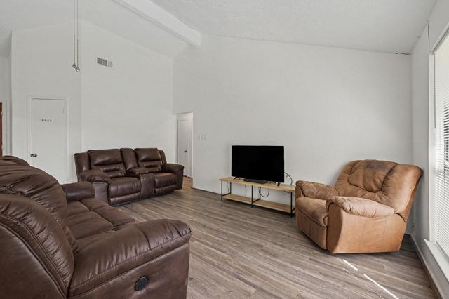 2015 Highcrest Drive, Missouri City, TX 77489