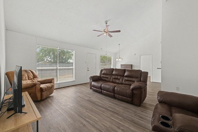 2015 Highcrest Drive, Missouri City, TX 77489