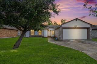2015 Highcrest Drive, Missouri City, TX 77489