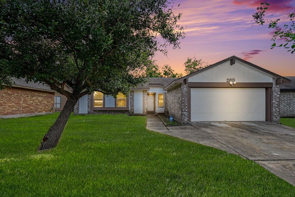 2015 Highcrest Drive, Missouri City, TX 77489