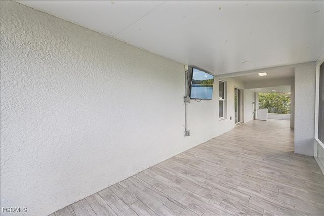 2922 22nd ST SW, Lehigh Acres, FL 33976