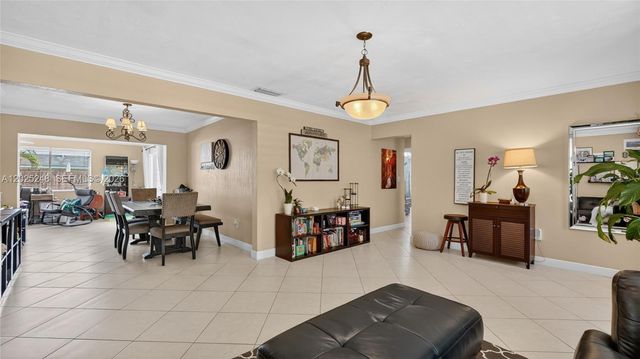 10651 NW 19th Pl, Pembroke Pines, FL 33026