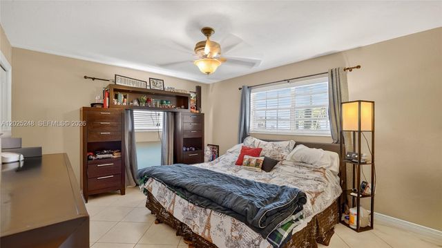 10651 NW 19th Pl, Pembroke Pines, FL 33026