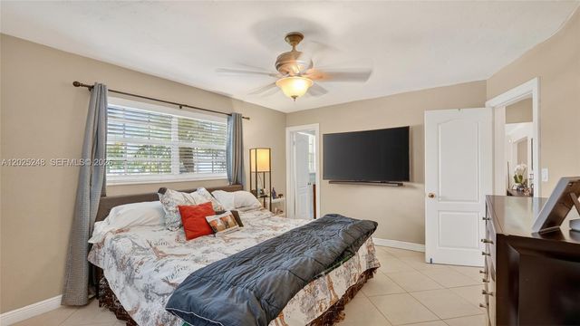 10651 NW 19th Pl, Pembroke Pines, FL 33026