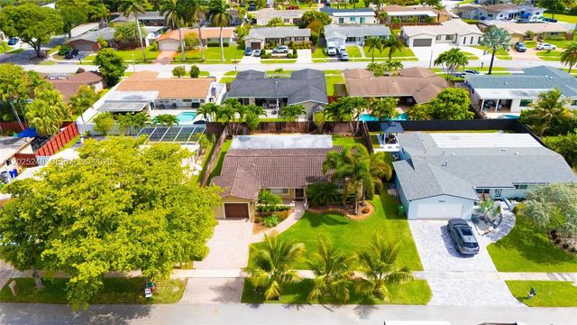 10651 NW 19th Pl, Pembroke Pines, FL 33026