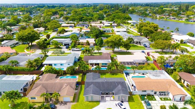 10651 NW 19th Pl, Pembroke Pines, FL 33026