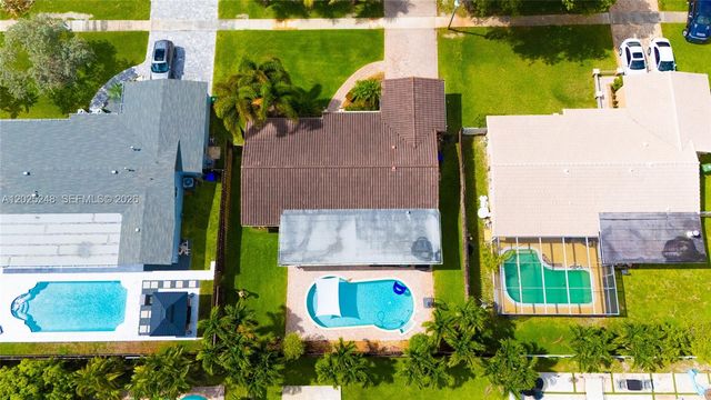 10651 NW 19th Pl, Pembroke Pines, FL 33026