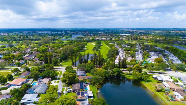 10651 NW 19th Pl, Pembroke Pines, FL 33026