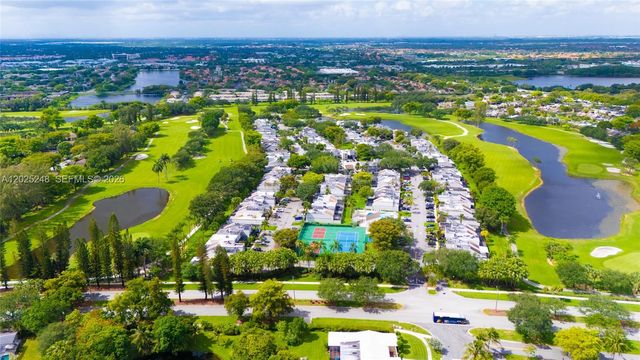 10651 NW 19th Pl, Pembroke Pines, FL 33026
