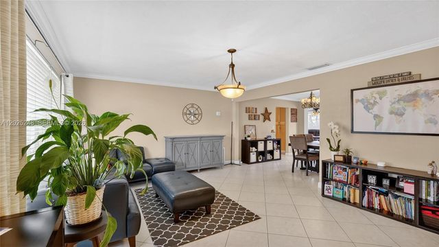 10651 NW 19th Pl, Pembroke Pines, FL 33026