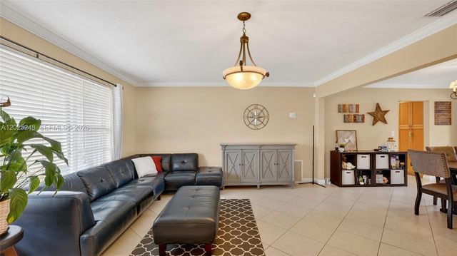10651 NW 19th Pl, Pembroke Pines, FL 33026