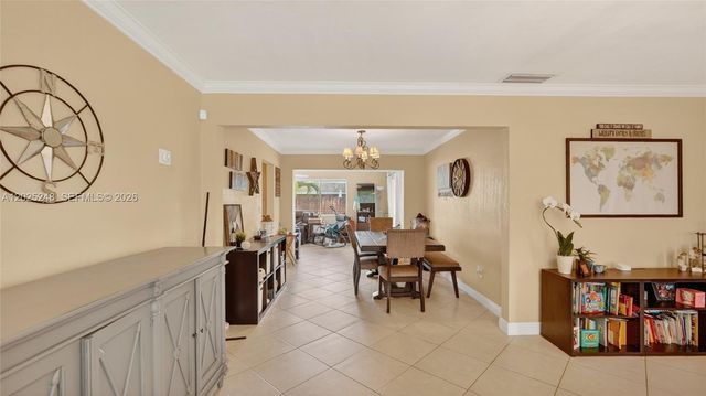 10651 NW 19th Pl, Pembroke Pines, FL 33026