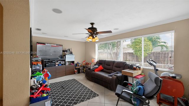 10651 NW 19th Pl, Pembroke Pines, FL 33026