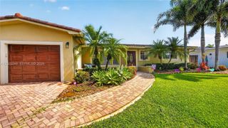 10651 NW 19th Pl, Pembroke Pines, FL 33026