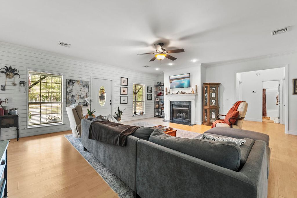 Image 6 of property listing at 3401 Santee River Road, Saint Stephen, SC 29479