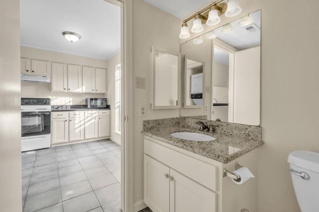 6111 Beverly Hill Street 3, Houston, TX 77057