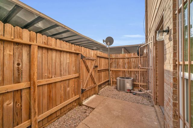 6111 Beverly Hill Street 3, Houston, TX 77057