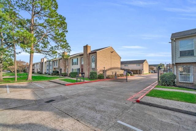 6111 Beverly Hill Street 3, Houston, TX 77057