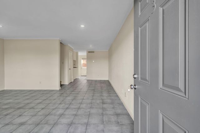 6111 Beverly Hill Street 3, Houston, TX 77057