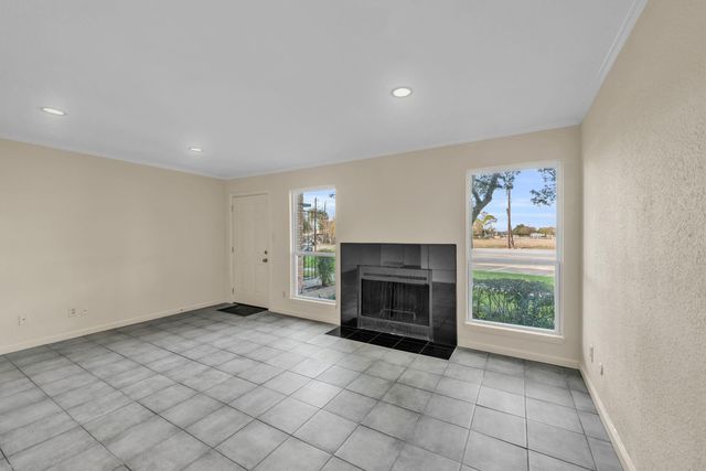 6111 Beverly Hill Street 3, Houston, TX 77057