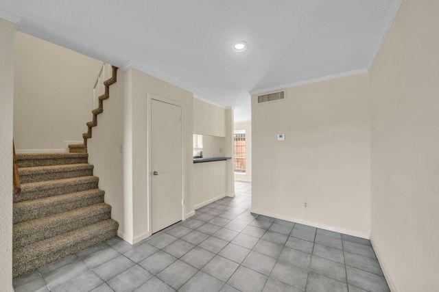 6111 Beverly Hill Street 3, Houston, TX 77057