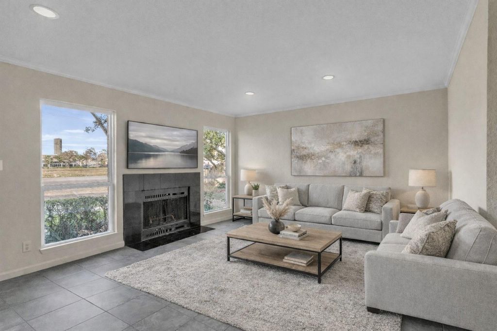 6111 Beverly Hill Street 3, Houston, TX 77057