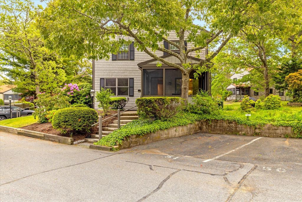14 Harold Street APT 2F, Harwich Port, MA 02646