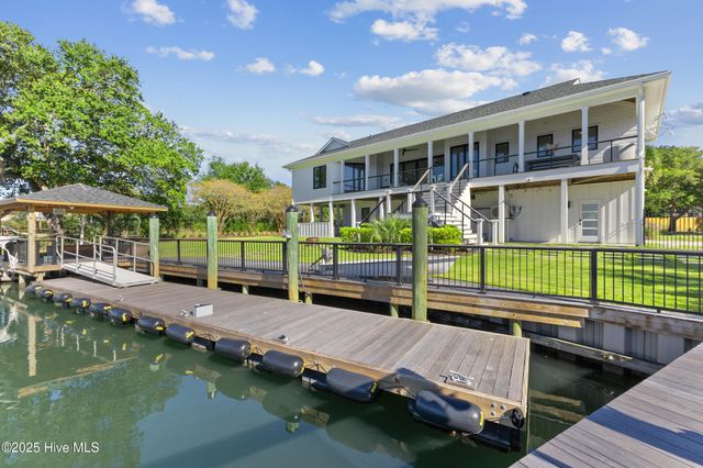 808 Inlet View Drive, Wilmington, NC 28409