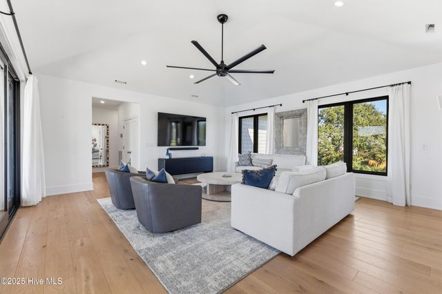 808 Inlet View Drive, Wilmington, NC 28409