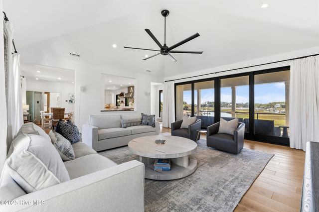 808 Inlet View Drive, Wilmington, NC 28409