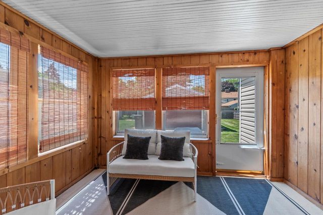 5243 N Kent AVENUE, Whitefish Bay, WI 53217