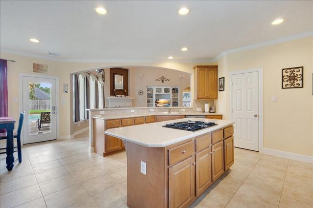 2902 Autumn Crest Drive, Friendswood, TX 77546