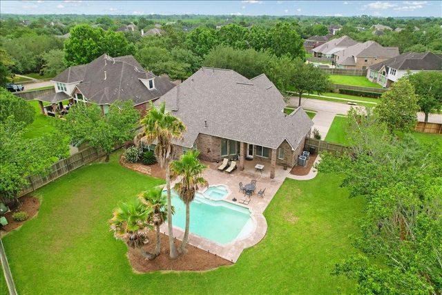 2902 Autumn Crest Drive, Friendswood, TX 77546