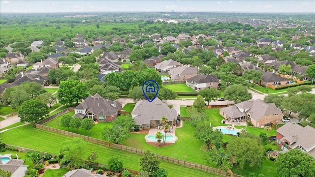 2902 Autumn Crest Drive, Friendswood, TX 77546